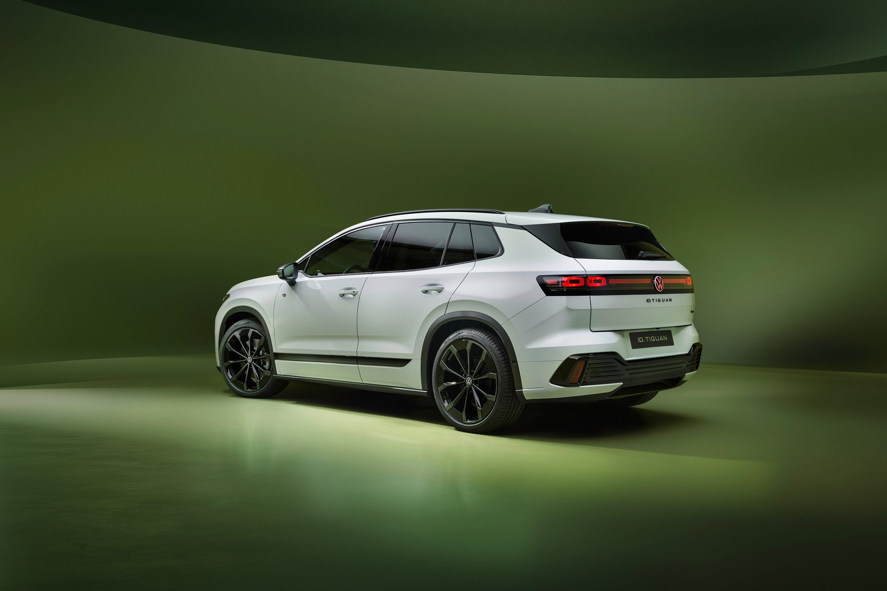 id tiguan pris