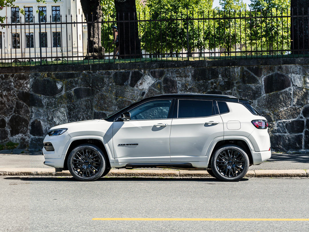 Jeep_Compass_pris