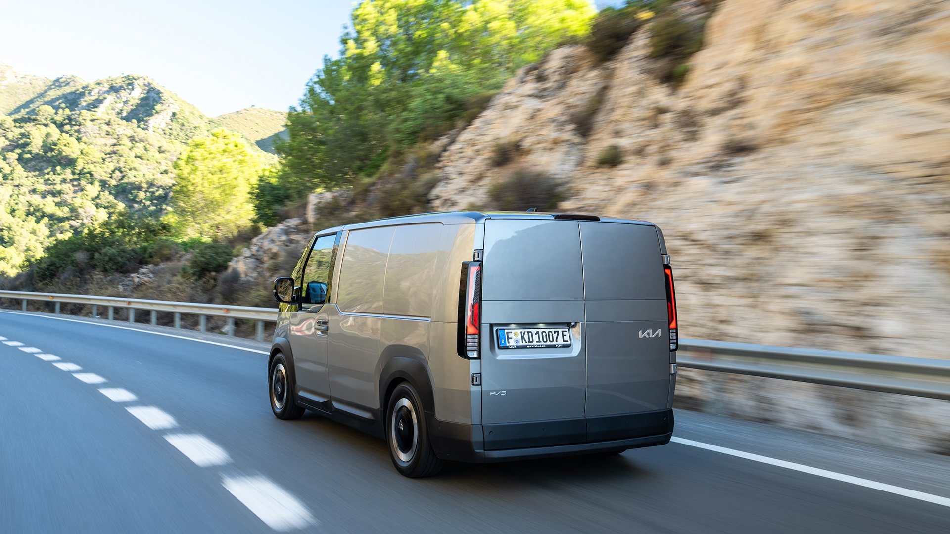 kia pv5 varebil pris