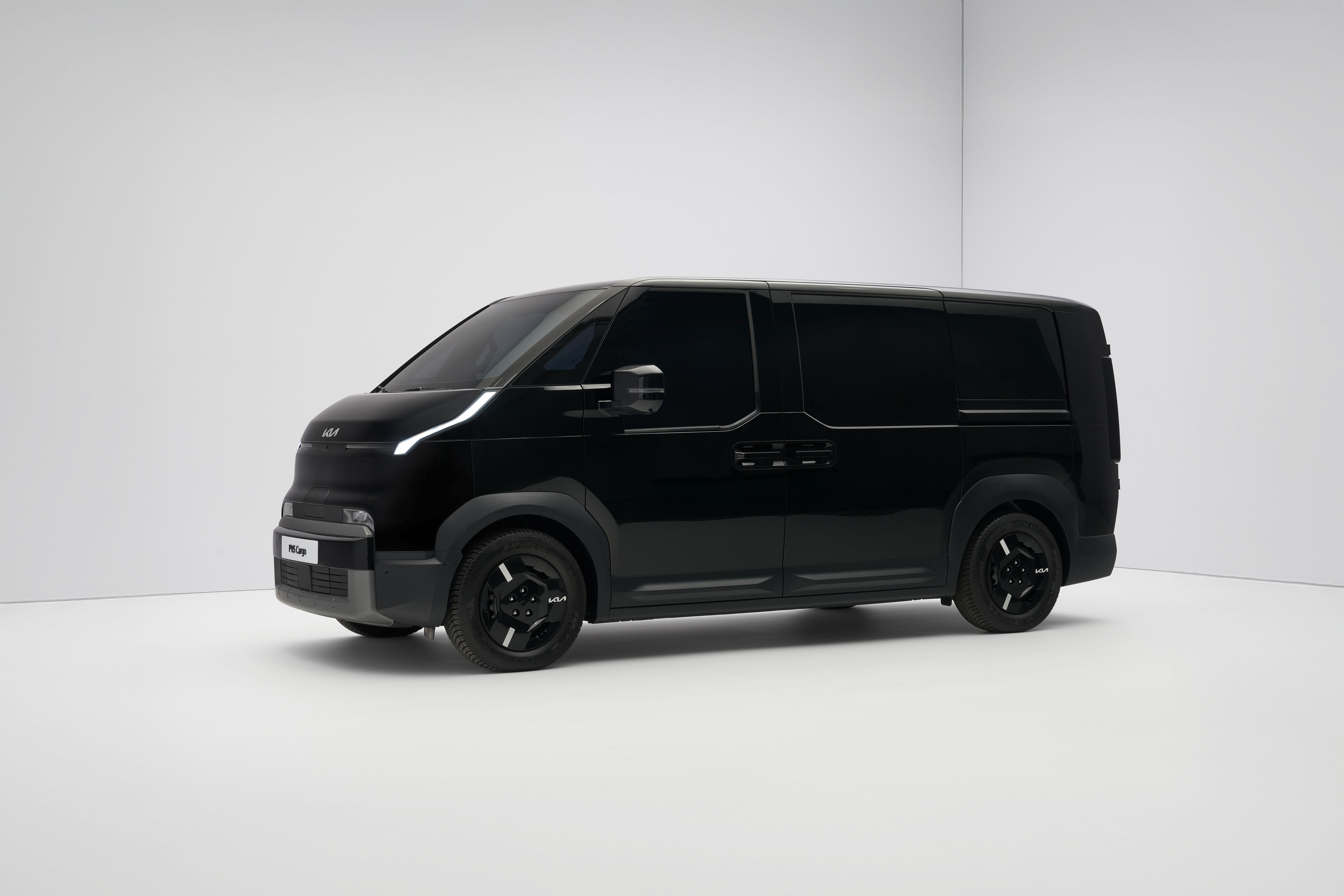 kia pv5 varebil pris